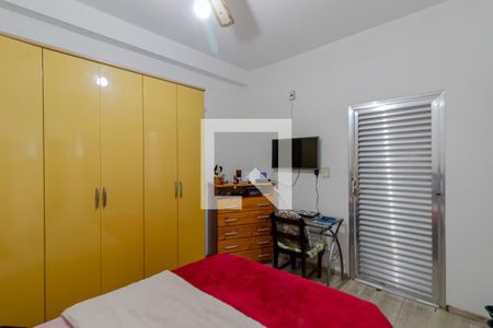 Casa à venda com 300m², 3 quartos e 2 vagasSuíte