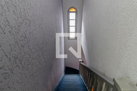 Casa à venda com 300m², 3 quartos e 2 vagasEscadas