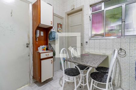 Apartamento à venda com 115m², 2 quartos e sem vagaCozinha