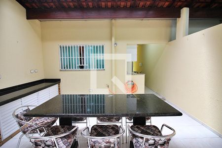 Casa à venda com 212m², 3 quartos e 4 vagasChurrasqueira