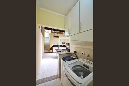 Casa à venda com 212m², 3 quartos e 4 vagasLavanderia