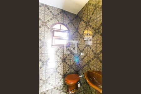 Casa à venda com 200m², 3 quartos e 4 vagasBanheiro da Suíte