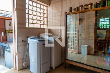 Casa à venda com 308m², 2 quartos e 5 vagasÁrea de Serviço