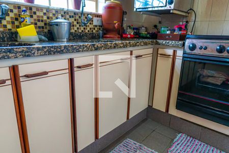 Casa à venda com 308m², 2 quartos e 5 vagasCozinha