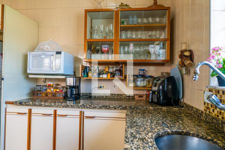 Casa à venda com 308m², 2 quartos e 5 vagasCozinha