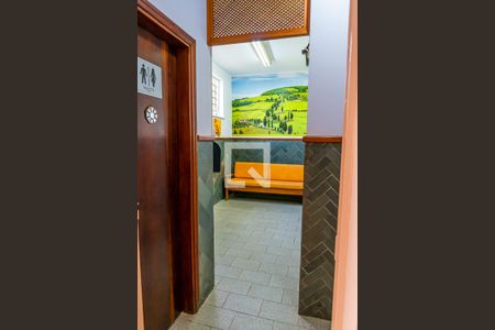 Casa à venda com 308m², 2 quartos e 5 vagasSala