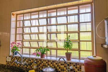 Casa à venda com 308m², 2 quartos e 5 vagasCozinha