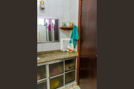 Casa à venda com 308m², 2 quartos e 5 vagasBanheiro Social