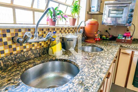 Casa à venda com 308m², 2 quartos e 5 vagasCozinha