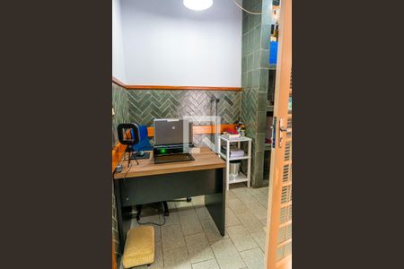 Casa à venda com 308m², 2 quartos e 5 vagasSala