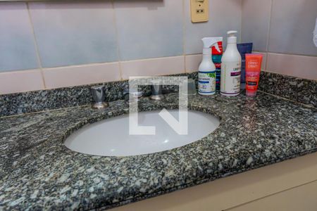 Casa à venda com 308m², 2 quartos e 5 vagasBanheiro da Suíte