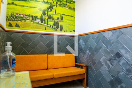 Casa à venda com 308m², 2 quartos e 5 vagasSala