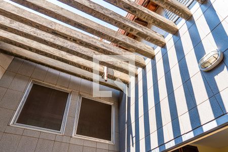 Casa à venda com 308m², 2 quartos e 5 vagasSala