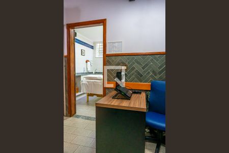 Casa à venda com 308m², 2 quartos e 5 vagasSala