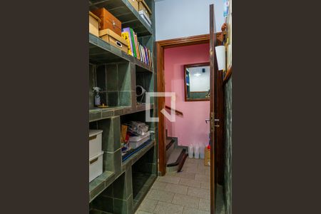 Casa à venda com 308m², 2 quartos e 5 vagasSala