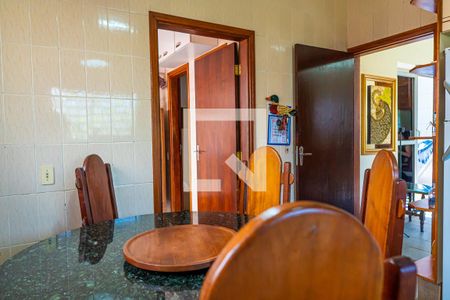 Casa à venda com 308m², 2 quartos e 5 vagasCozinha