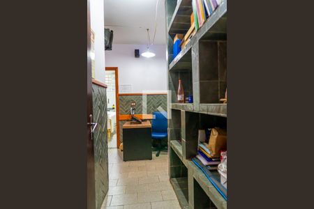 Casa à venda com 308m², 2 quartos e 5 vagasSala