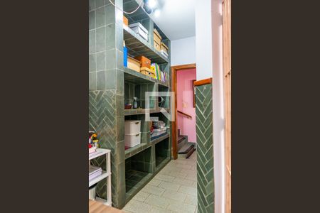 Casa à venda com 308m², 2 quartos e 5 vagasSala