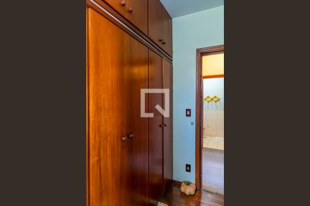 Casa à venda com 308m², 2 quartos e 5 vagasCloset da suíte