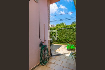 Casa à venda com 308m², 2 quartos e 5 vagasQuintal