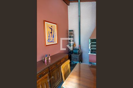 Casa à venda com 308m², 2 quartos e 5 vagasQuintal