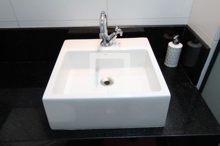 Apartamento à venda com 62m², 2 quartos e 1 vagaBanheiro Social