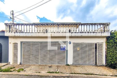 Casa à venda com 255m², 4 quartos e 3 vagasFachada