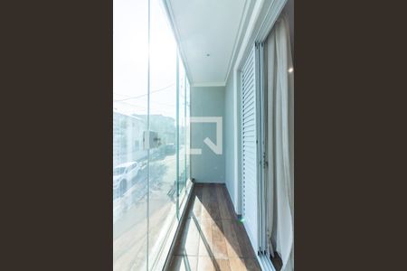 Sacada de casa para alugar com 4 quartos, 215m² em Bela Vista, Osasco
