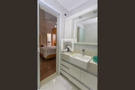 Apartamento à venda com 120m², 3 quartos e 2 vagasBanheiro da suíte 