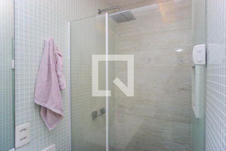 Apartamento à venda com 80m², 2 quartos e 1 vaga Apartamento à venda com 80m², 2 quartos e 1 vagaBanheiro Social