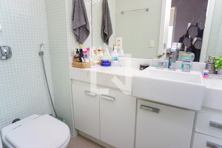 Apartamento à venda com 80m², 2 quartos e 1 vaga Apartamento à venda com 80m², 2 quartos e 1 vagaBanheiro da Suíte