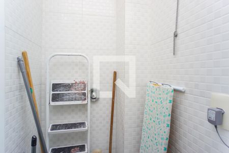 Apartamento à venda com 80m², 2 quartos e 1 vaga Apartamento à venda com 80m², 2 quartos e 1 vagaBanheiro de Serviço