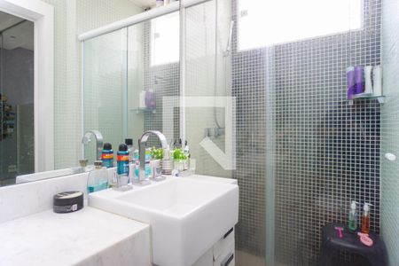 Apartamento à venda com 80m², 2 quartos e 1 vaga Apartamento à venda com 80m², 2 quartos e 1 vagaBanheiro da Suíte