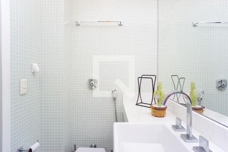 Apartamento à venda com 80m², 2 quartos e 1 vaga Apartamento à venda com 80m², 2 quartos e 1 vagaBanheiro Social