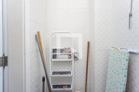 Apartamento à venda com 80m², 2 quartos e 1 vaga Apartamento à venda com 80m², 2 quartos e 1 vagaBanheiro de Serviço