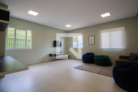 Apartamento para alugar com 28m², 1 quarto e sem vaga Apartamento para alugar com 28m², 1 quarto e sem vagaÁrea comum - Salão de festas