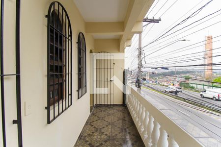 Casa para alugar com 75m², 3 quartos e sem vaga Casa para alugar com 75m², 3 quartos e sem vagaVaranda