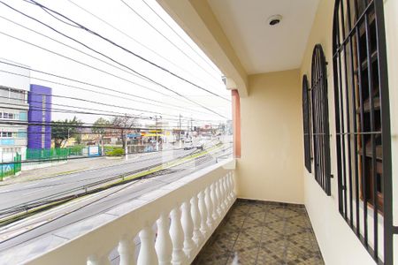 Casa para alugar com 75m², 3 quartos e sem vaga Casa para alugar com 75m², 3 quartos e sem vagaVaranda