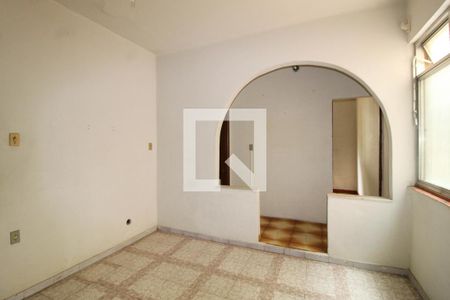 Apartamento à venda com 92m², 2 quartos e sem vagaSala