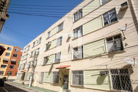 Apartamento à venda com 58m², 2 quartos e sem vaga Apartamento à venda com 58m², 2 quartos e sem vagaFachada