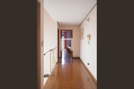 Casa à venda com 300m², 3 quartos e 6 vagasCorredor