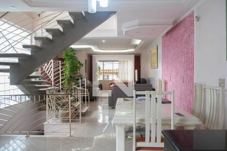 Sala de casa à venda com 3 quartos, 300m² em Carandiru, São Paulo