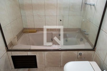 Casa à venda com 300m², 3 quartos e 6 vagasBanheiro suite