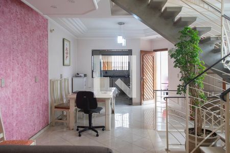 Sala de casa à venda com 3 quartos, 300m² em Carandiru, São Paulo