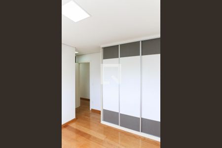 Apartamento para alugar com 190m², 3 quartos e 2 vagasSuíte 1