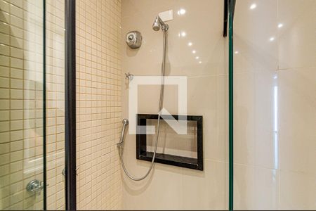 Apartamento à venda com 106m², 2 quartos e 1 vaga Apartamento à venda com 106m², 2 quartos e 1 vagaBanheiro
