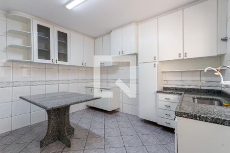 Casa à venda com 147m², 3 quartos e 2 vagas Casa à venda com 147m², 3 quartos e 2 vagasCozinha