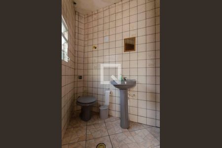 Casa à venda com 150m², 3 quartos e 2 vagas Casa à venda com 150m², 3 quartos e 2 vagasBanheiro de Serviço