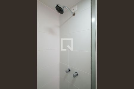 Banheiro de apartamento à venda com 1 quarto, 41m² em Azenha, Porto Alegre