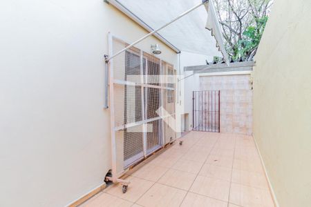 Casa à venda com 140m², 3 quartos e 2 vagas Casa à venda com 140m², 3 quartos e 2 vagasQuintal
